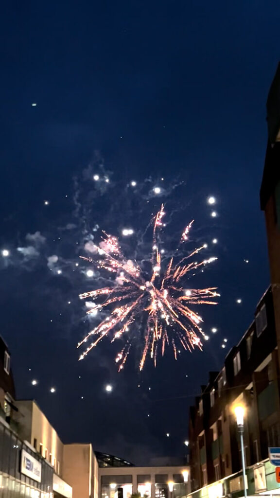 karibik nacht 2023 - die story stadtgalerie langenfeld Karibik Nach 2023 Stadtgaleire Langenfeld Feuerwerk 005 Stadtgalerie Langenfeld